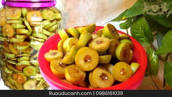 Hướng Dẫn Chi Tiết Cách Ngâm Rượu Táo Mèo Chuẩn Vị Tây Bắc