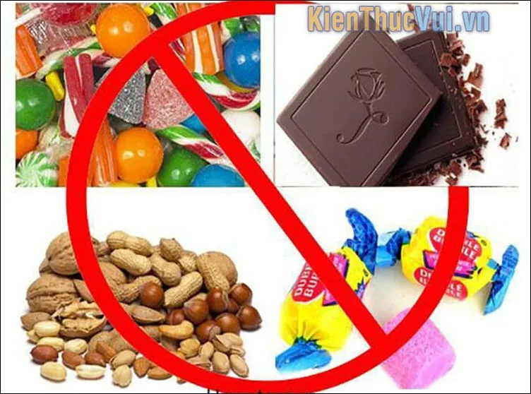 Hình ảnh minh họa thức ăn dẻo dính hoặc thực phẩm có hại mà chuột bạch cần tránh để bảo vệ túi má.