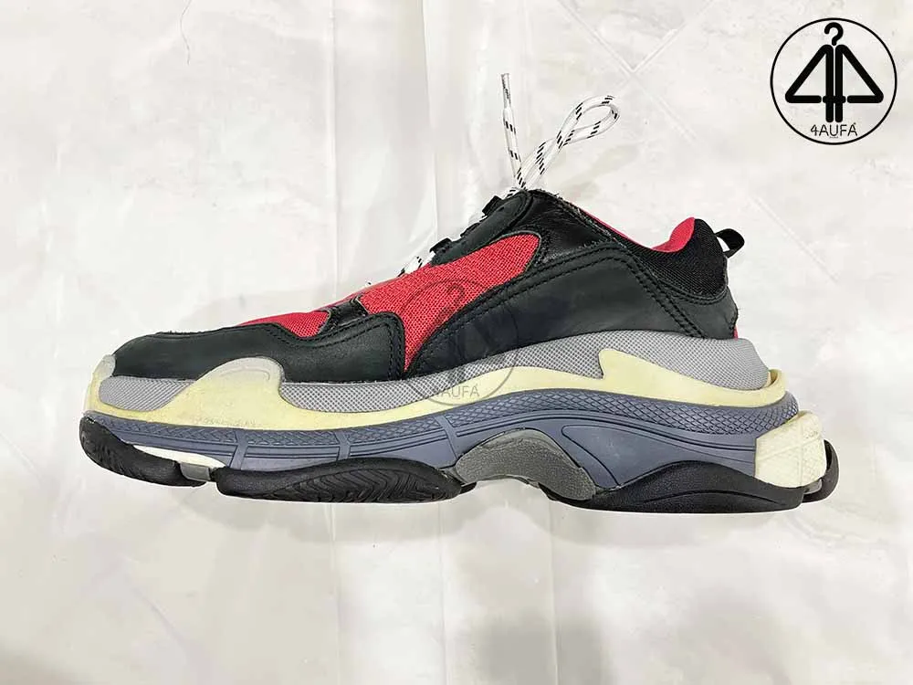 Keo con chó dán giày được không trên các dòng sneaker hiện đại