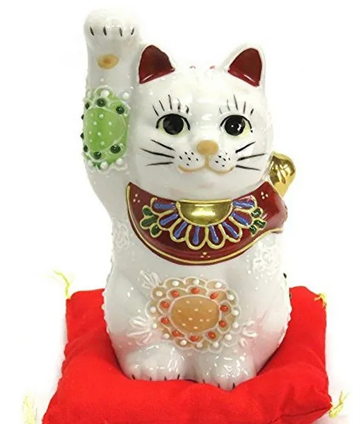 Chiều cao của bàn chân mèo vẫy tay ảnh hưởng đến khả năng thu hút vận may