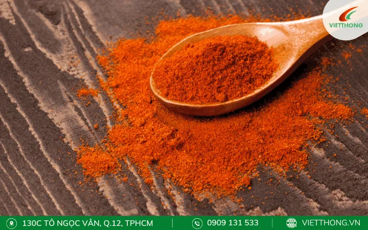 Rắc ớt bột ở các khu vực có dấu hiệu chuột hoạt động, tận dụng vị cay nồng để ngăn chuột quay lại.