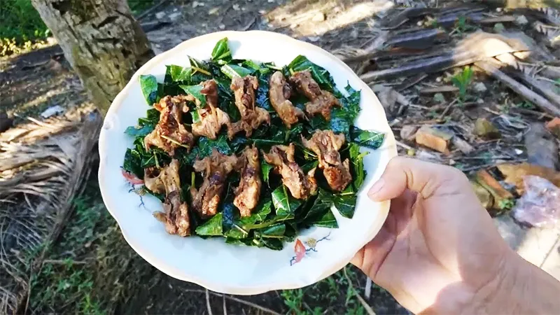 Thịt chuột băm xào lá cách, món ăn dân dã đặc sản vùng Đồng Tháp Mười