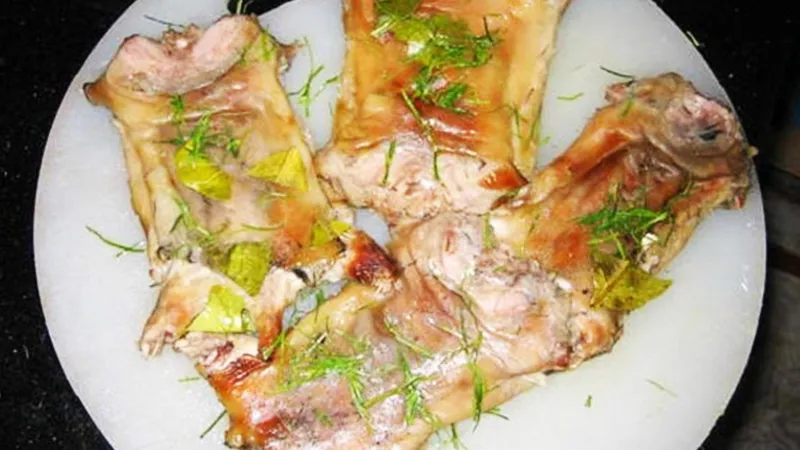 Thịt chuột đồng luộc ép lá chanh thơm lừng, món ngon từ chuột cống nhum làm món gì