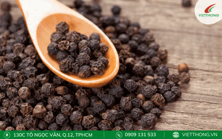 Tiêu xay và tiêu đen nguyên hạt, nguyên liệu tự nhiên để phòng chuột